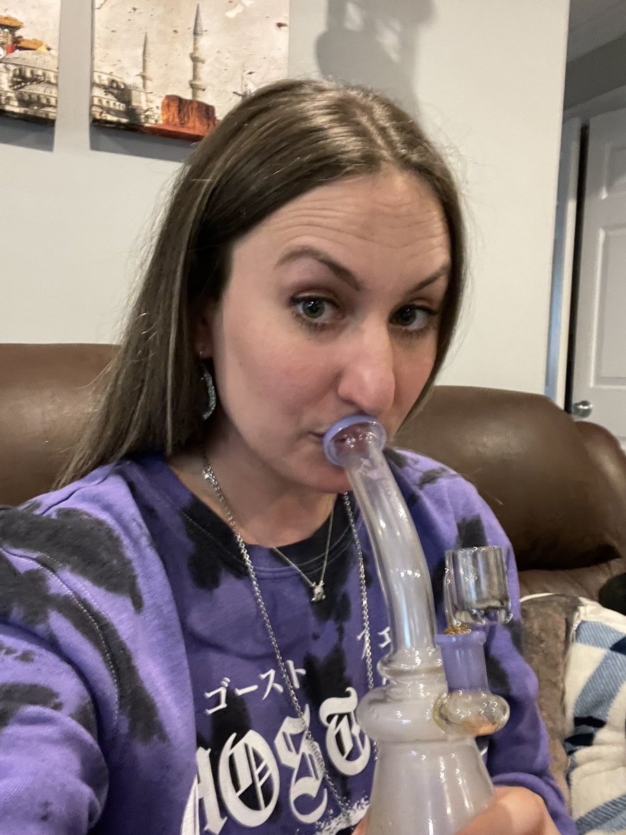 All purple, all the time 💜💀💨

Happy Friday everyone!