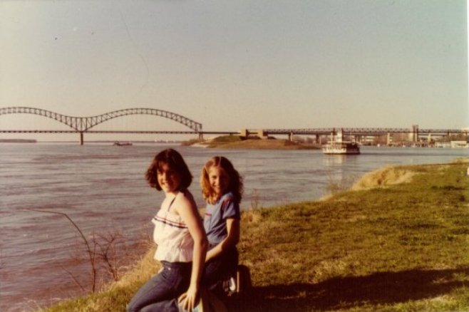 trafficbabe's tweet photo. Happy #901Day! Here's a pic of my friend &amp; I on the bank of the river pre-Mud Island. #Memphis #MemphisAF #OlManRiver https://t.co/ZAopGRrjlE