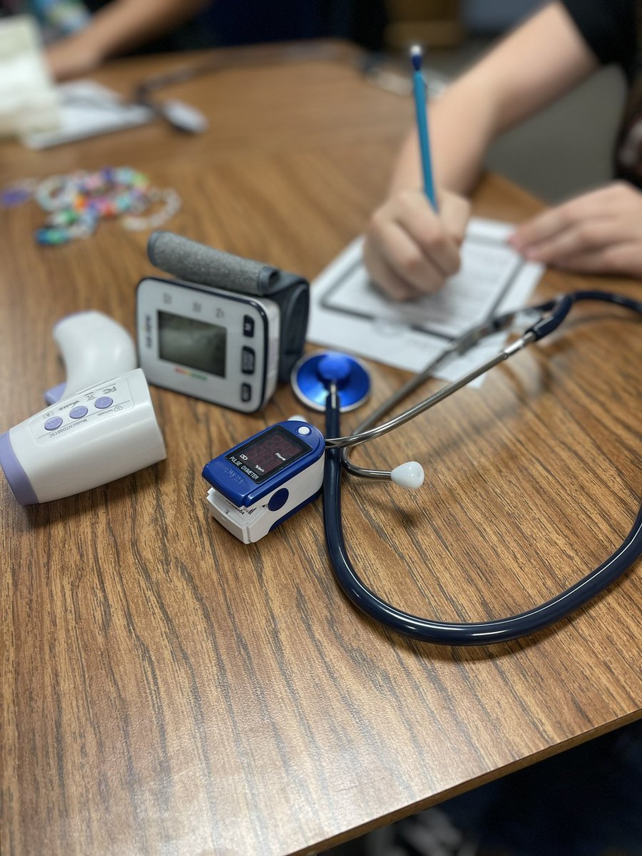 gschex_CTE's tweet photo. I spy some future Patient Care Technicians. Sixth grade @HumbleISD_AMS CTE Wheel students get to practice taking vital signs today! 🏥🩺👨‍⚕️👩‍⚕️💓🤒 #HumbleCTE @HumbleISD_CTE @HumbleISD https://t.co/mKmIn9PyQ4
