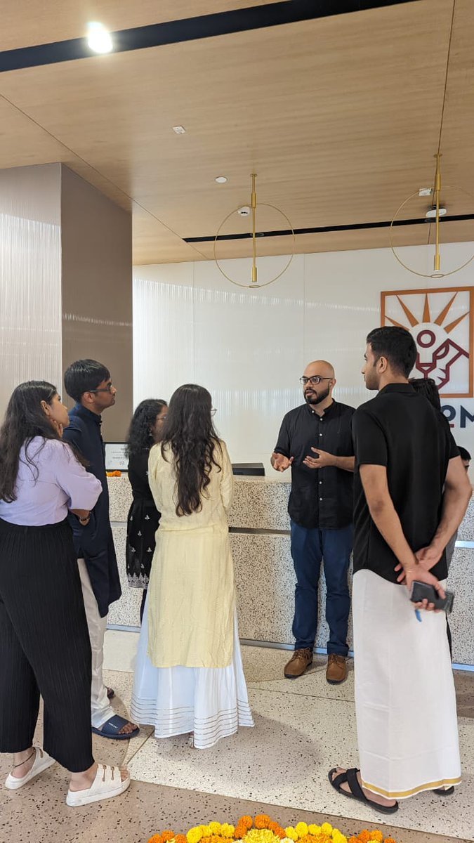 AnkitBareja's tweet photo. Always great to engage with the folks at @bitsom_edu!

Thanks a lot for both the session and the lavish Onam Sadya.🙏

Super Product Managers in the making. 👨‍🎓

Sunday well-spent! https://t.co/XG2AKwQ6Rz
