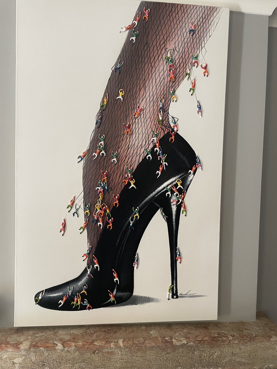 Sometimes the wall art of your AirBNB just gets you immediately.  #SizeTwitter