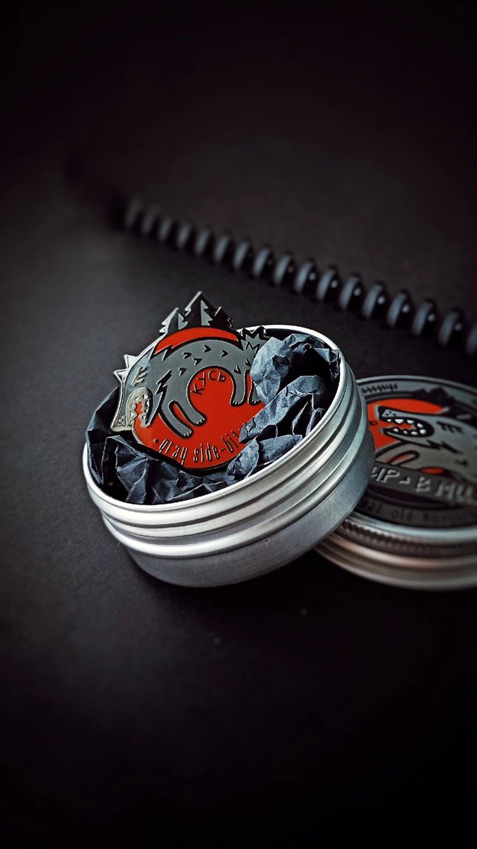 Придет серенький волчок и... и сделает вам кусь 🐺
Знакомого всем с детства волчка мы запечатлели на пине для В Пир &amp; В Мир (ВК - vk.com/vpir_vmir)!