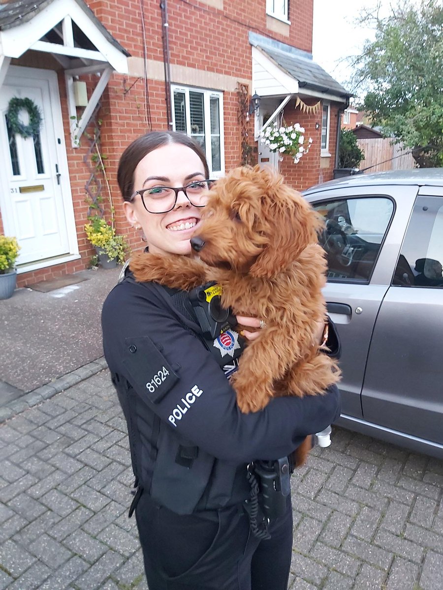 EPWitham's tweet photo. #WithamCSC Eaketts &amp; SC Wintin conducted high visibility patrols. With a licence premises check at The George &amp; a meet up with a furry friend they also attended ASDA &amp; Spa Rd park due to nuisance behaviour. Further patrols at Redrow Est &amp; Maltings area. #YouSaidWeDid @EPSpecials https://t.co/qCUSWC3Ooq