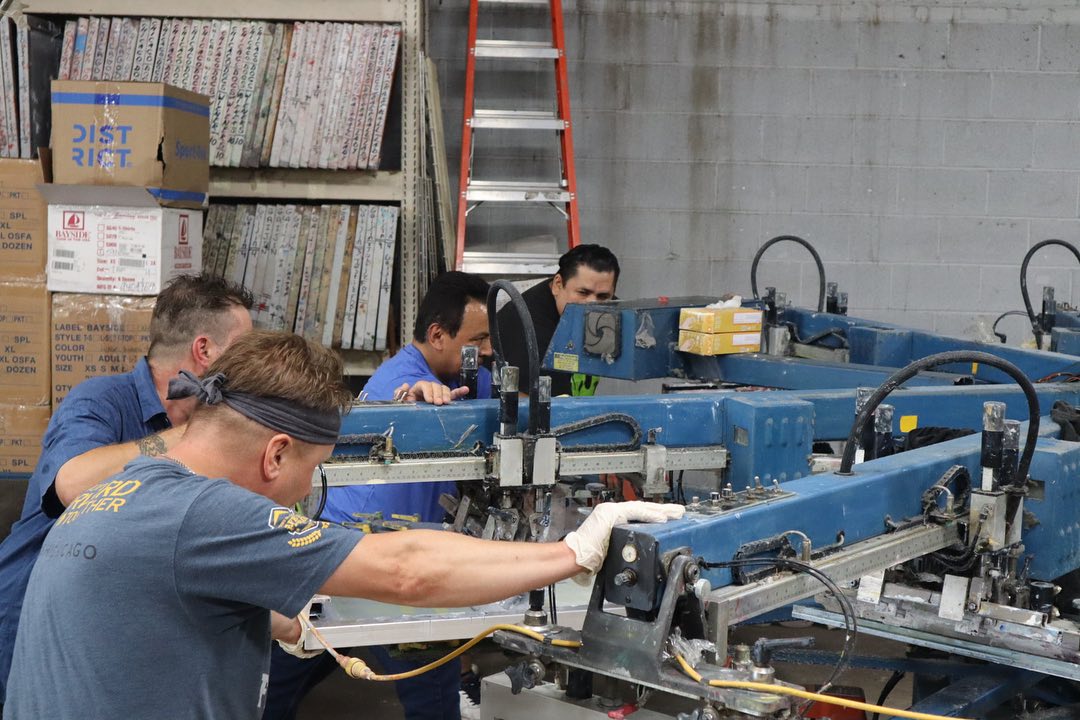 UniPromotions's tweet photo. OUT WITH THE OLD AND IN WITH THE NEW!  Trading out the old screen printing machine for a brand new, highly efficient one.  #unionmade #americanmade https://t.co/LLU0AmpQXQ