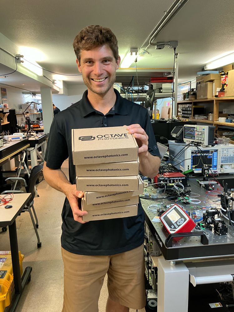 We love Colorado, startups and printing packaging.

Thank you to Octave Photonics for making the move to Algae Ink with @EcoEnclose!

#packagingsolutions #design #algaeink #printing