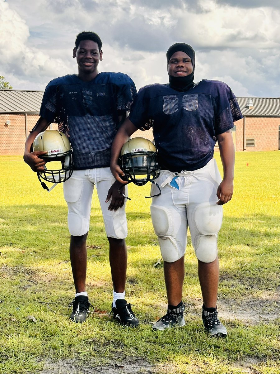 I’ve got two 8th graders one (Neko Lyles 6’3 18lbs DE/TE Jacques Reed 5’11 221 LB/Rb) Stay Tuned #FlashlightsLLC #WeAreTheFuture