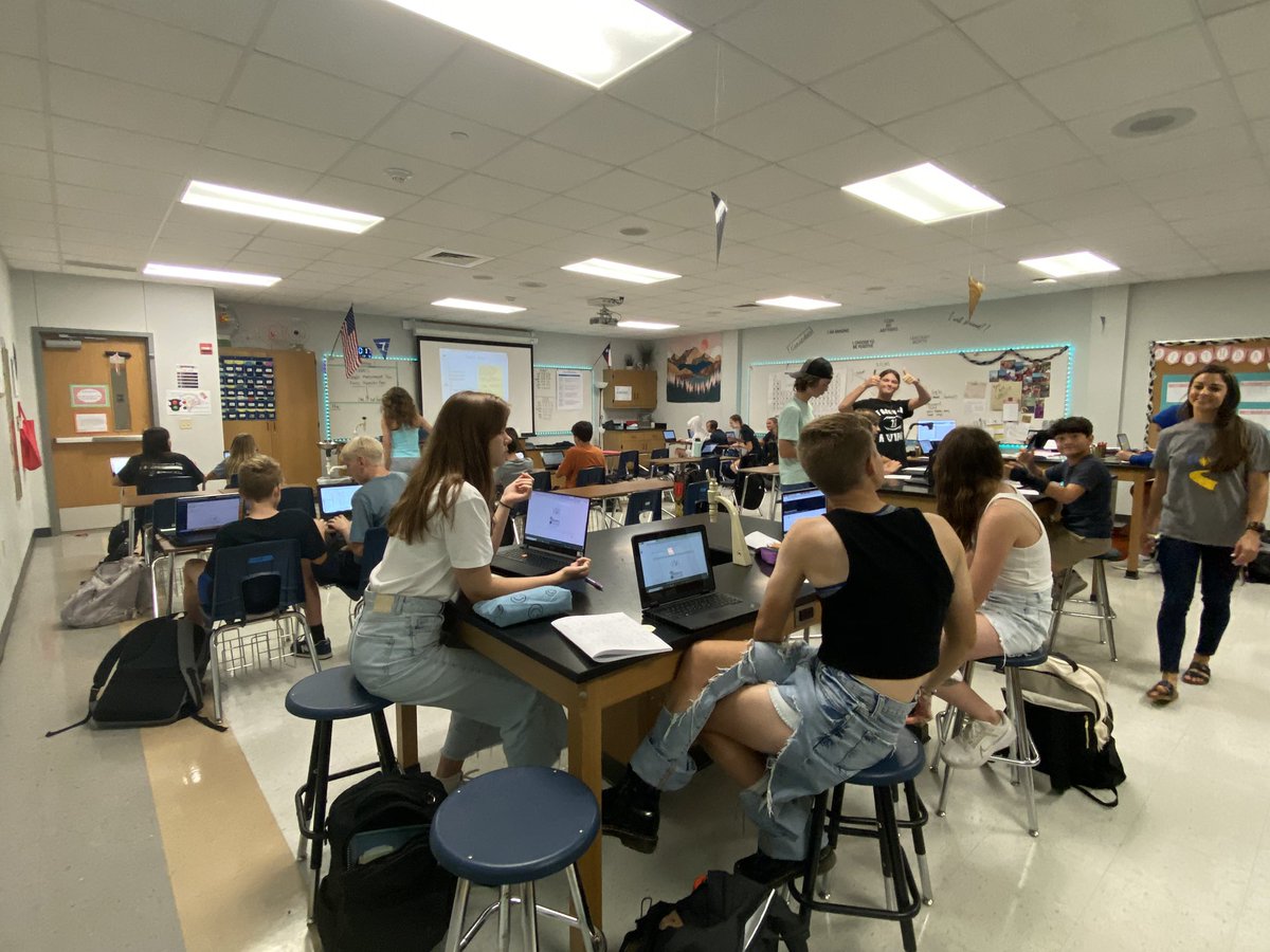 8th graders enjoying group work this morning in both SS and Science. Great teamwork and deeper thinking about what it was like to colonize a new place in history! 
#SoaringTogether 💙🦅💛