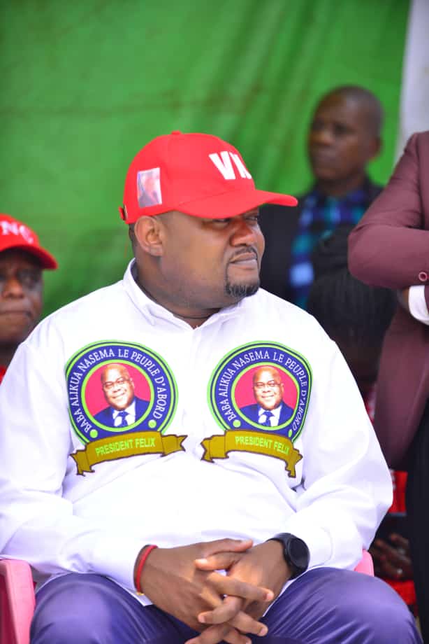 andybitangilay2's tweet photo. Au Kasaï central le Président ai et SG5💥 @BillyKambale1 à expliquer le choix du Président @fatshi13 à 4 Langues Nationale comme notre Père @VitalKamerhe1 en présence de l'honorable @MarcelTshipepe2 @DavidILUNGA financé @BunduIb interfederal @filsKUPANGI https://t.co/LbSBJKPOKE