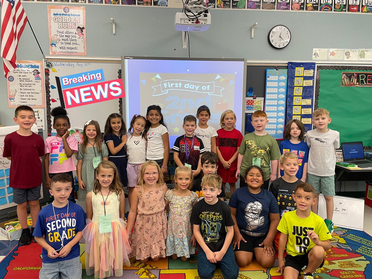 MrsSchellJTPS's tweet photo. 🌟The new #Schellgang has had a grrrreat🐾 first few days of #Secondgrade! We let our jitters and butterflies 🦋 go, spent time getting to know each other,and are READY to get to work!!📚📓🧮 https://t.co/yTvQmCwmWN