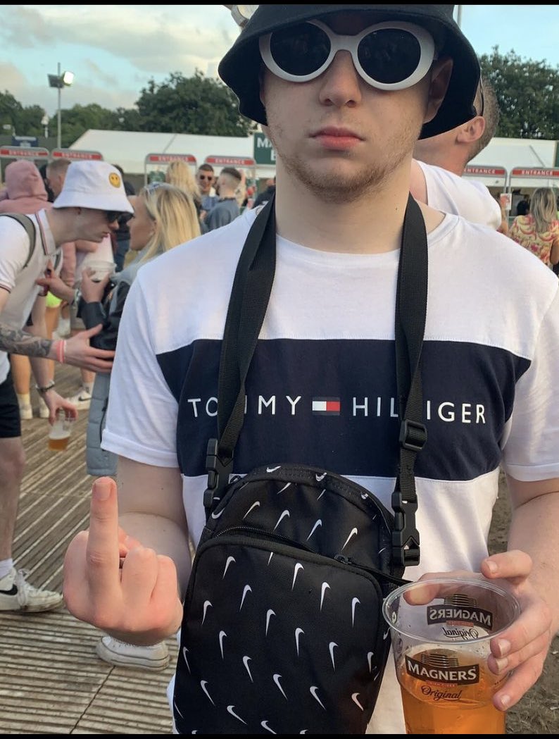 RickytheRacist's tweet photo. I can’t teach you bout no bank cards ,

I can take you round Murob park and show you trap yards https://t.co/IRakcY92sT