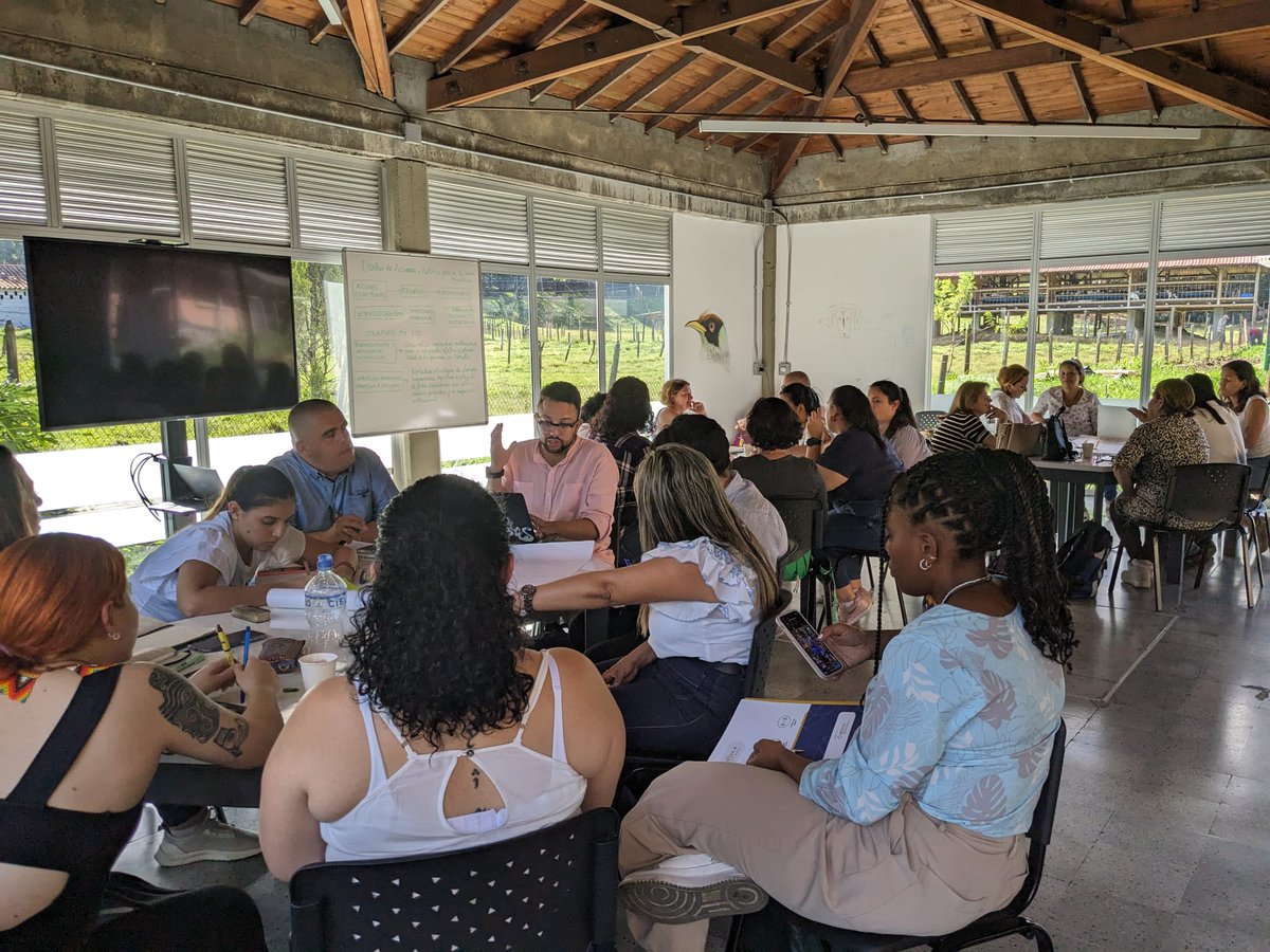 LeaMllt's tweet photo. Inmensamente agradecida a l@s soci@s, expert@s, ponentes y participantes en el Seminario sobre #Interculturalidad y Diversidad Migratoria, organizado en Medellín en el marco de @mieux_migration @UEenColombia con la @AlcaldiadeMed y @MedellinUNAL y clausurado ayer. https://t.co/XxJJX1O5CQ
