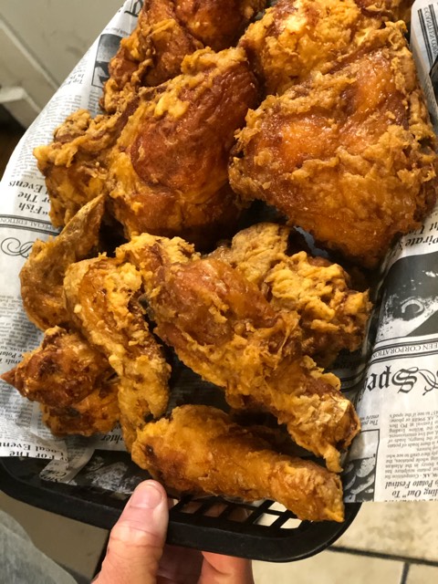 LettiesKitchen's tweet image. Get your Friday fix with Finger-Lickin' Fried Chicken at #LettiesKitchen 🍗 Worth the wait, guaranteed satisfaction! #FriedChickenFriday #WeekendCravings 😍🍴