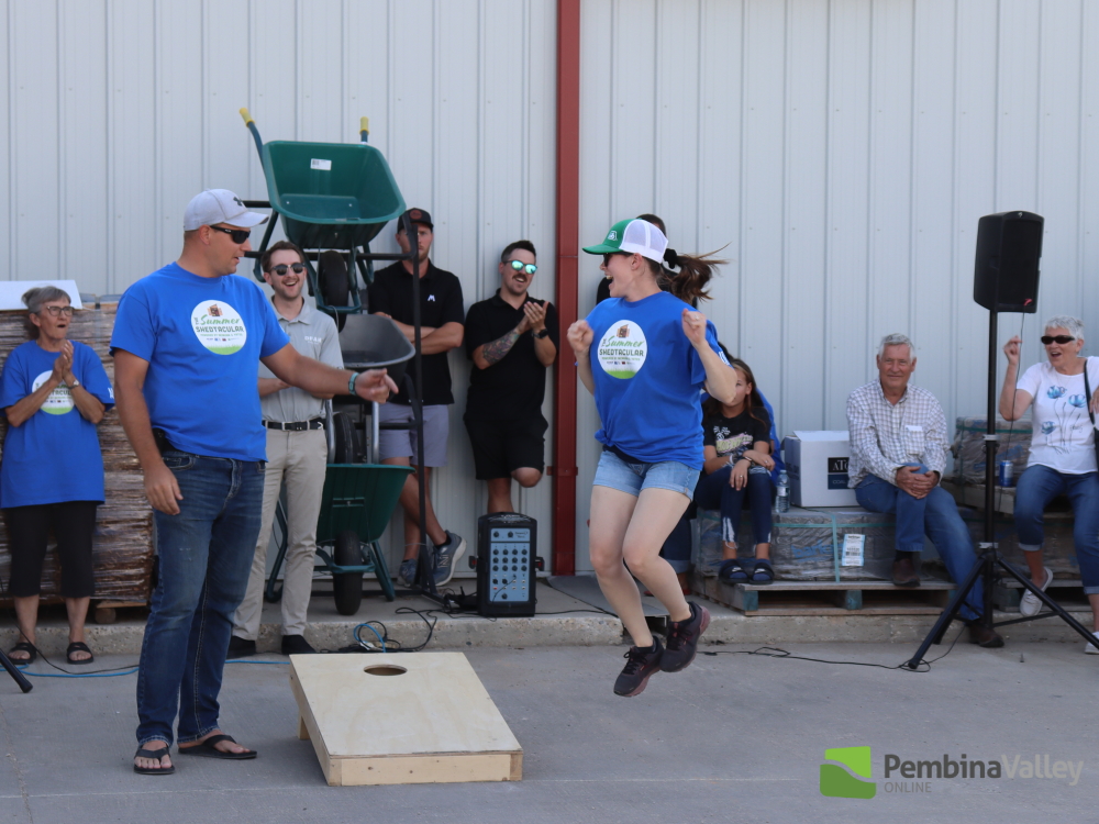 Eagle935FM's tweet photo. Last night at the Summer Shedtacular Grand Finale Powered by @McMunnandYates listeners played elimination games to earn their chance to unlock the shed!
Congrats to Jason for winning the shed, and Marilyn for winning the AC unit! Full story below
https://t.co/RhQ0YZGmu1 https://t.co/hZ53PD4uv7