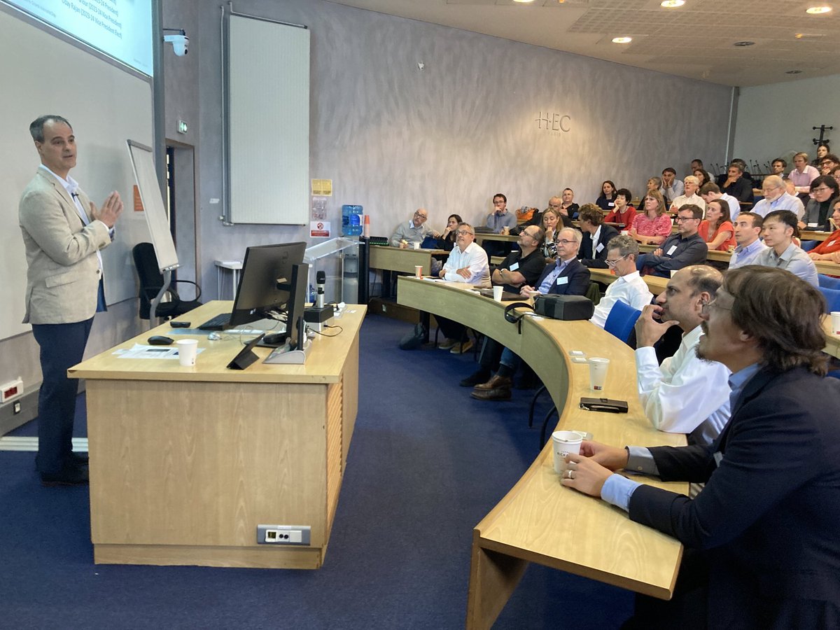 HECKnowledge's tweet image. Simon Gervais of @DukeU introduces the “#DenisGromb Award for Outstanding Citizenship in Financial Economics” at his Memorial Day @HECParis

“We wanted to capture what Denis was, in addition to his academic contributions, and he was helping numerous peers and PhD students”
#PhD