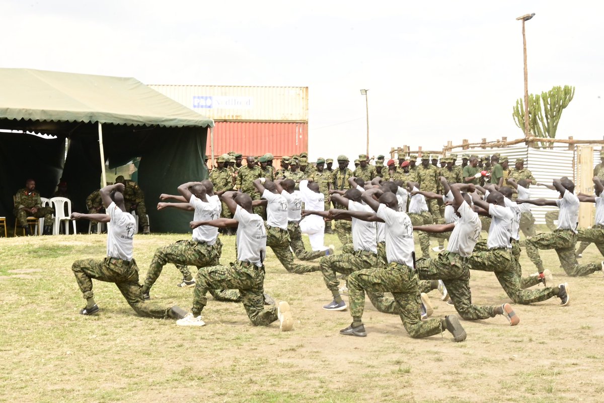 KampalaPost's tweet photo. The Senior Presidential Advisor for Special Operations, Gen Muhoozi Kainerugaba presided over the graduation ceremony of Commando trainees who have just completed their ‘Q’ course at Ruhengyere Barracks details follow https://t.co/3dpYsEMvnQ https://t.co/l4qtHzqxN8