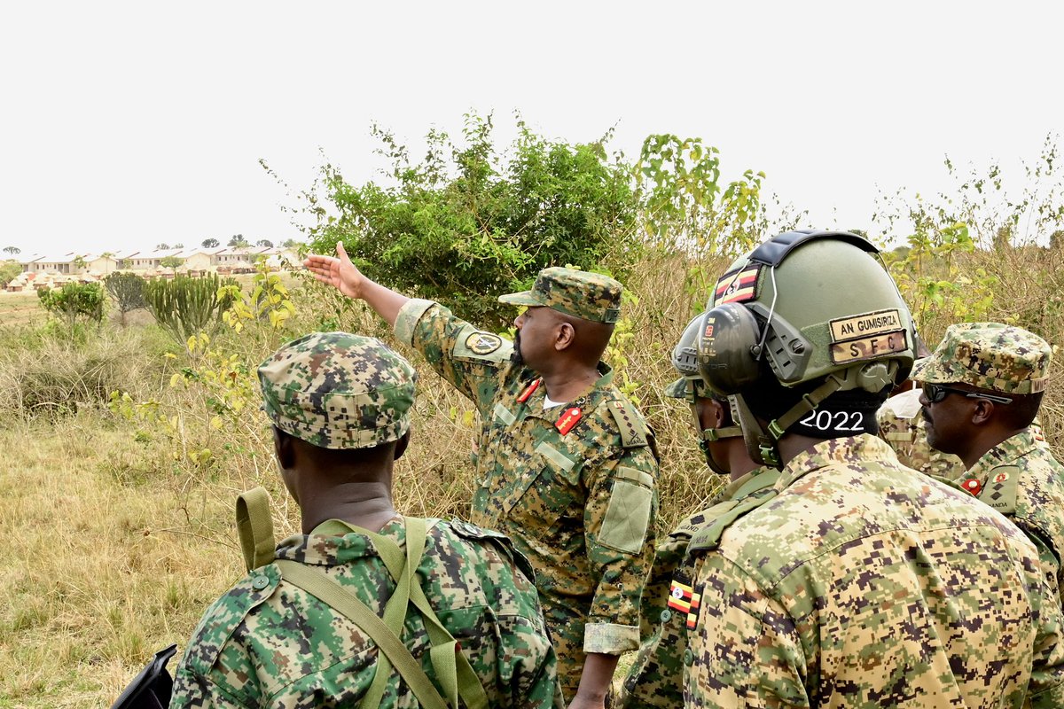 KampalaPost's tweet photo. The Senior Presidential Advisor for Special Operations, Gen Muhoozi Kainerugaba presided over the graduation ceremony of Commando trainees who have just completed their ‘Q’ course at Ruhengyere Barracks details follow https://t.co/3dpYsEMvnQ https://t.co/l4qtHzqxN8