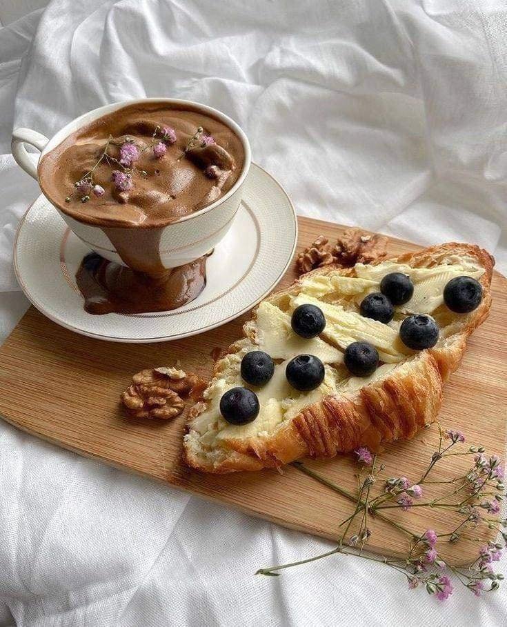 prettiestavenue's tweet photo. breakfast in bed <3 https://t.co/TYvm8kAaRs