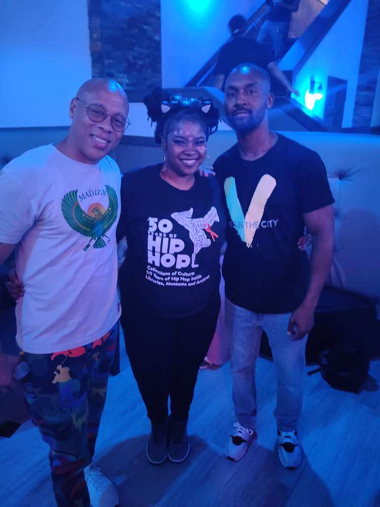 vibesinthecity's tweet photo. S/O to everyone who pulled up to the Mad Izm Cypher/Open Mic. A lot of dope talent. S/O to @hakimgreen for collaborating with us for this. Like he mentioned.. there was so much talent in the building that we could’ve produced a 24HRS OF PEACE Event with just the Artists there. https://t.co/uvyFP8rNN9