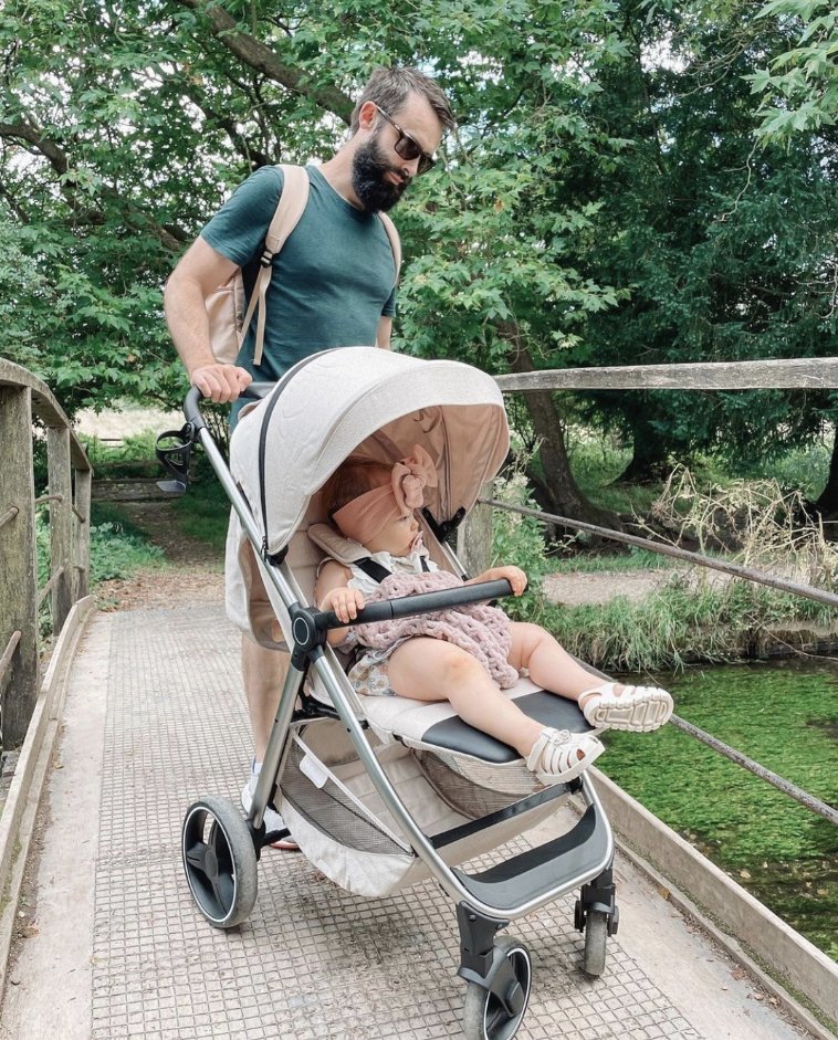 Dad duties have never looked so stylish!🤍✨

Shop @billieshepherdofficials MB160 Oatmeal Pushchair🛍️ : mybabiie.com/collections/mb…

#mybabiie #billiefaiers #signnaturerange #new #stylish #mb160 #oatmeal #dadlife #parenting #modern #babygirl #cute #pushchair