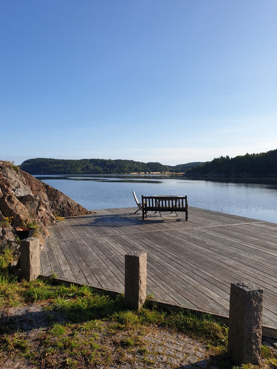 #FWMCMorning
Went for a walk on the swedish west coast. Found a few seats that overlooks the local fjord