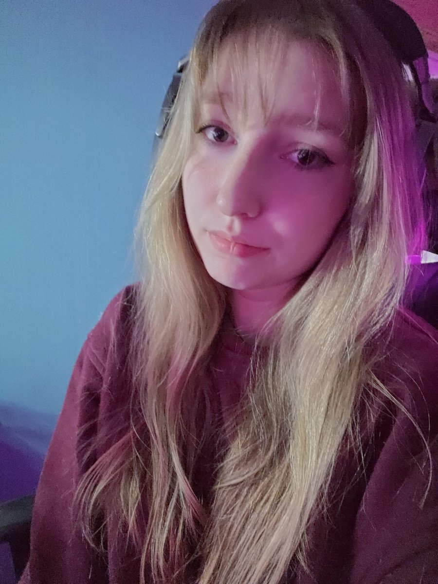 Bin wieder live 🥰

 twitch.tv/Luumyx?sr=a