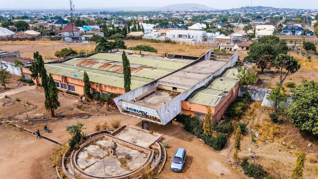 UssyCiroma's tweet photo. Governor Mohammed Umaru Bago has announced that plans are finalized to transform Shiroro Hotel, Minna into a teaching hospital, aimed at offering tertiary health care services.
  
Abdullberqy U Ebbo
Special Adviser Digital Media and Strategy https://t.co/txY4k1XixP