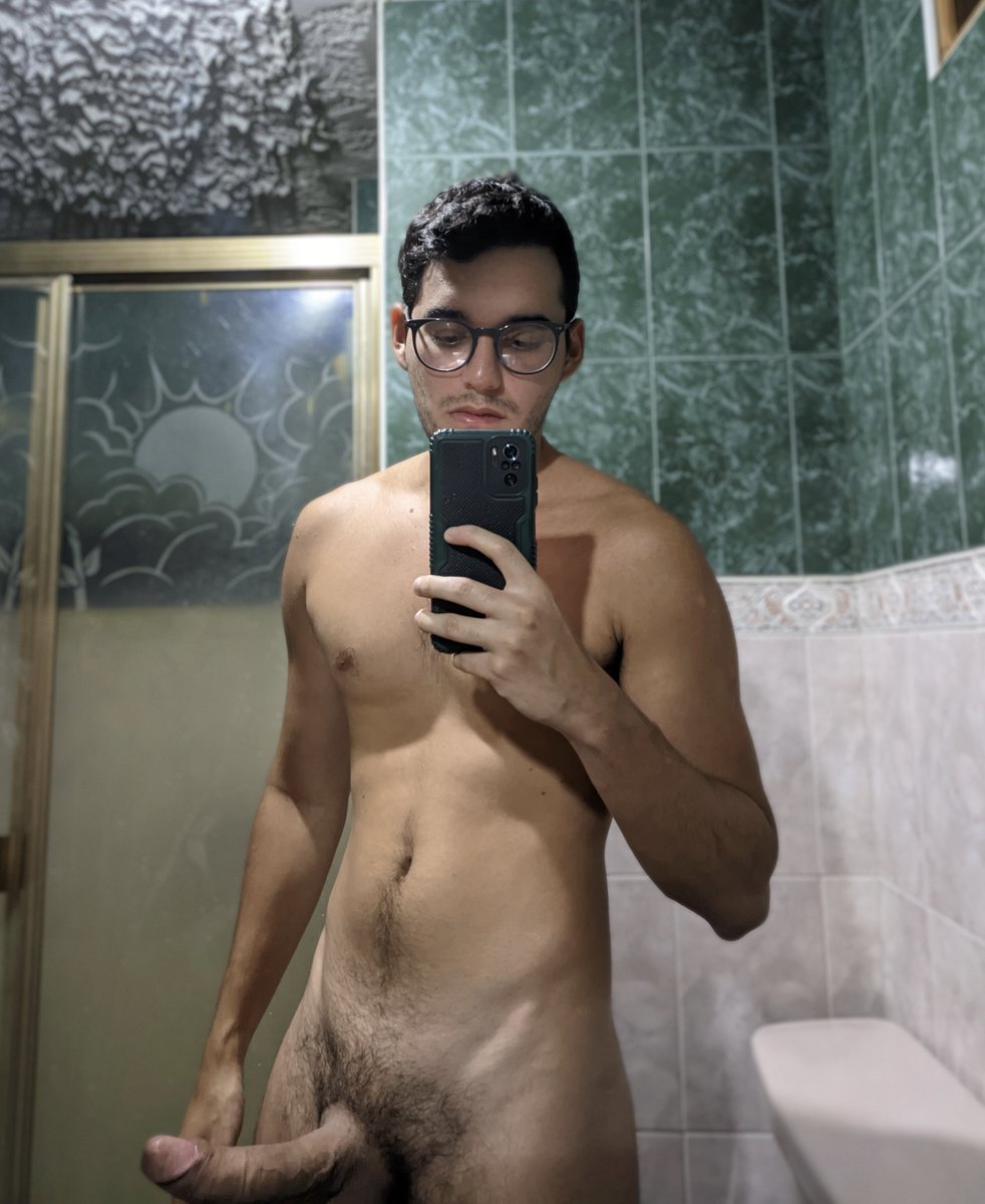 kevxxxandrew's tweet photo. 🍆😈 https://t.co/CPSNtamhRO