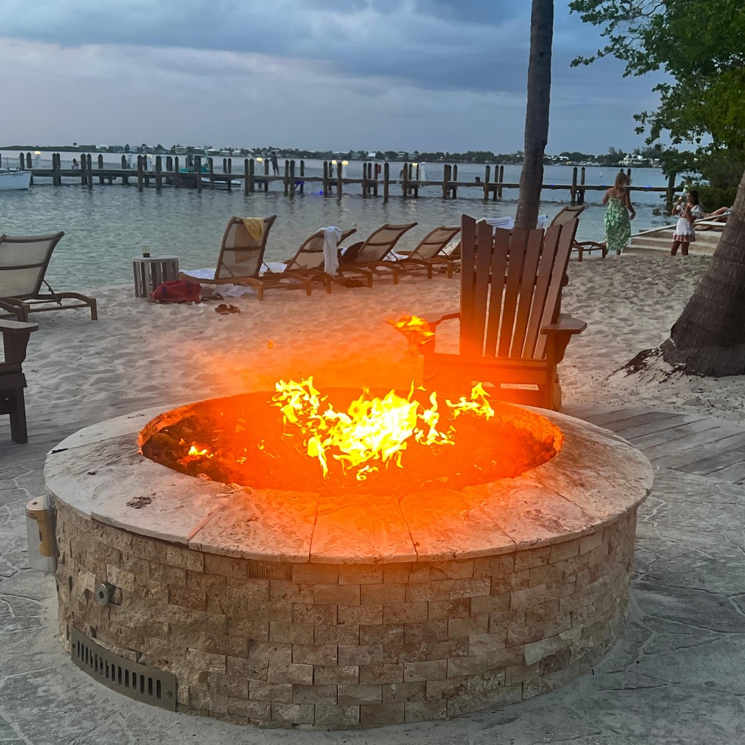 Indulging in the sweet moments of life!

Bringing the sweet campfire vibes to paradise!  Check out our awesome setup from National S'mores Day last month. 

#PlayaLargo #KeyLargo #SmoreFunIntheSun #SweetMemories