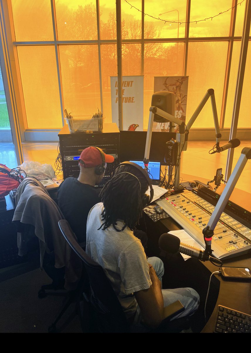 preacha2020's tweet image. On the radio 📻 s/o 2 Brian Stinson 
Preacha Pat🎤 Extraordinary 
👇👇👇🙏👇👇👇👇👇
music.apple.com/us/album/extra…
#music #artist #musicproducer #musica #artistic #instalike #instagood #instamusic #chicago #god #flow #inspiration #hiphop #noordinarylove #songwriter