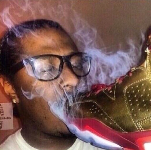 ComplexSneakers's tweet photo. The early days of the sneaker internet. 

Timeless. https://t.co/Ty1FX9JIsI