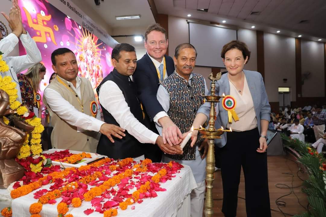 opsakhlecha's tweet photo. आज भोपाल में मध्यप्रदेश विज्ञान एवं प्रौद्योगिकी परिषद् द्वारा इंटरनेशनल इंस्टीट्यूट फॉर एनवारमेंट एंड डेवलपमेंट के सहयोग से विकसित यूनिवर्सल क्लाइमेट रिसिलिएन्स इन्फॉर्मेशन सिस्टम एंड प्लानिंग टूल-यूक्रिस्प एवं रिसोर्स सेंटर का शुभारंभ हुआ। https://t.co/i5p5dY00YA