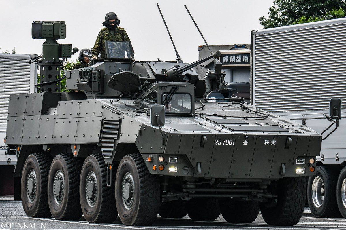 K4POUR's tweet image. 🔺 Type-16 RCV 🇯🇵 

Το #Type16 #RCV (Reconnaissance Combat Vehicle) είναι ένα τροχοφόρο όχημα βασισμένο στο Type-16, βέβαια με τροποποιημένο σκάφος κ αλλαγές στον εξοπλισμό. Αποτελεί προσπάθεια της #Japan 🇯🇵 για να αναπτύξει μια κοινή πλατφόρμα για πολλαπλές χρήσεις.

1/3👇