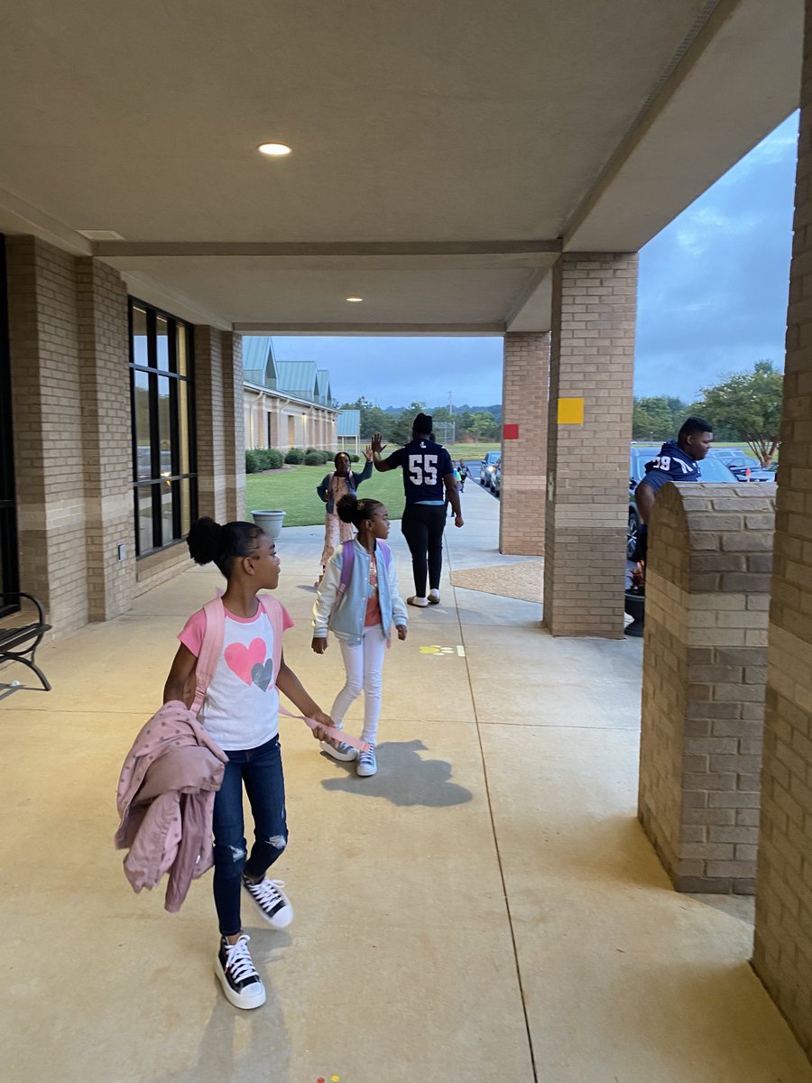 On Friday mornings our student- athletes greet Lion Cubs at <a href="/LuellaES_HCS/">Luella Elementary School</a> &amp; <a href="/BES_hcs/">Bethlehem Elementary</a> with smiles &amp; high fives. Today our football team had the pleasure to greet our Cubs🦁 #levelingup <a href="/AthleticsHenry/">Henry County Schools Athletics</a> <a href="/bhardnett12/">Brandi Hardnett</a> <a href="/CoachMikalUwood/">Mikal Underwood, Ed. D.</a>