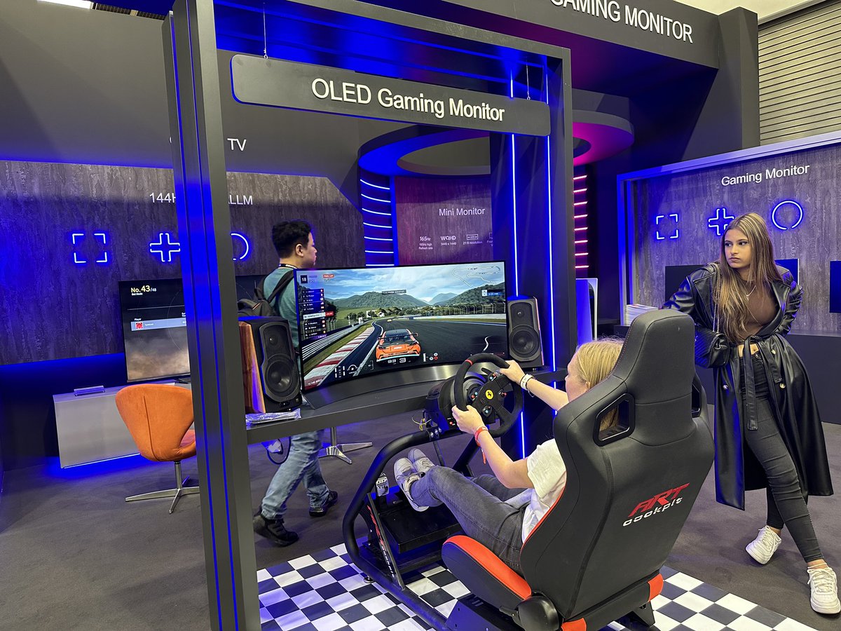 TechLineHD's tweet image. CHiQ has launched some amazing products at IFA! OLED TVs, gaming monitors, a smart fridge and a washer/dryer combo. More coverage is coming soon! @GlobalCHiQ #IFA2023 #CHiQ #SmartWithStyle #PlusMore