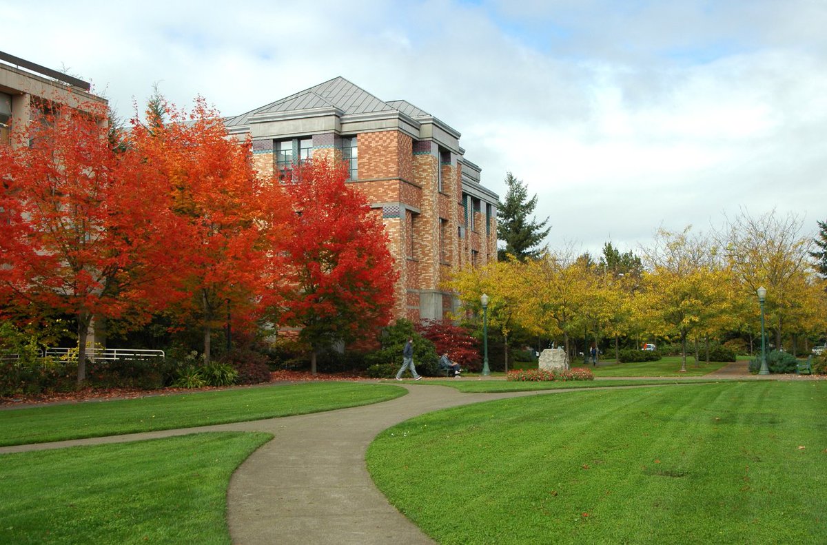 College students value #sustainability! Hadrian is leading the charge by recycling valuable resources &amp; turning them into partitions made with 91% recycled content.