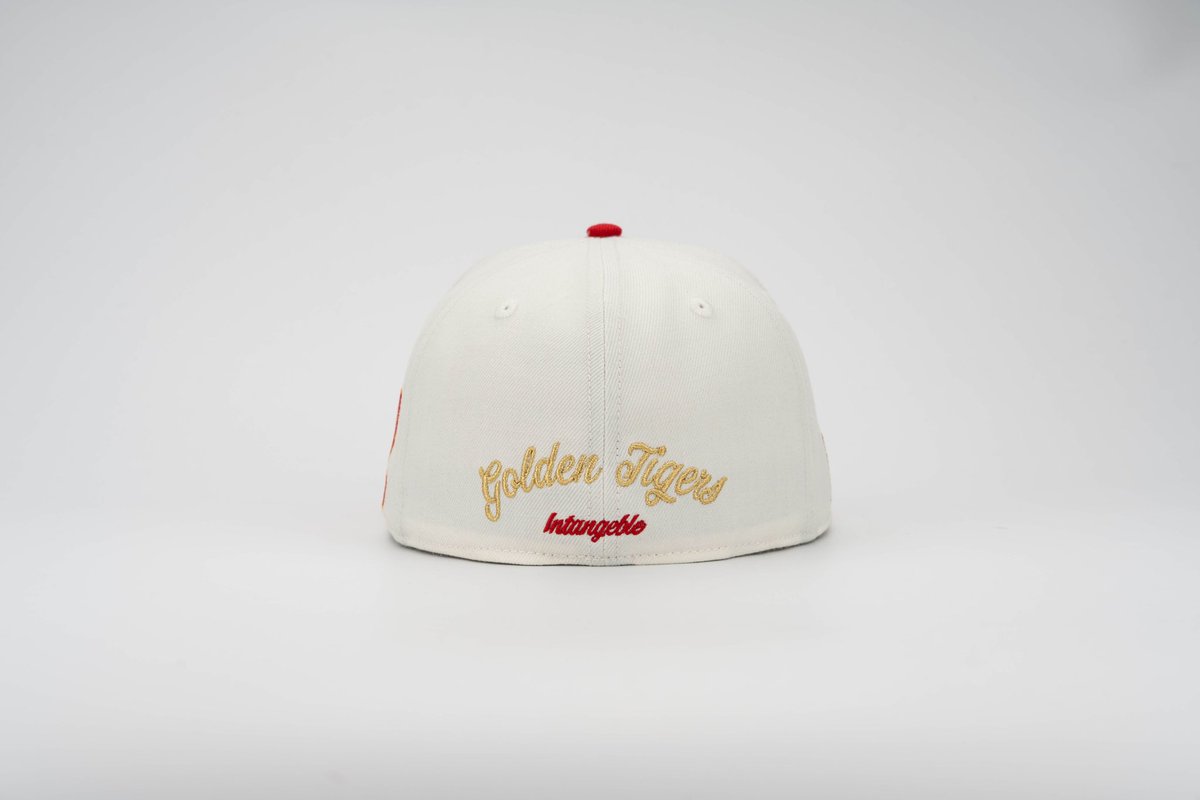 AngeloBurrell's tweet photo. Tuskegee University “Golden Tigers” fitted is the hat you never knew you needed. I am a junior communications major at TU, this one if for the culture! See y’all homecoming 🐯🤝🏾 #hbcu #tuskegeeuniversity  #homecoming #tuskegee https://t.co/WgOu5QZJG5