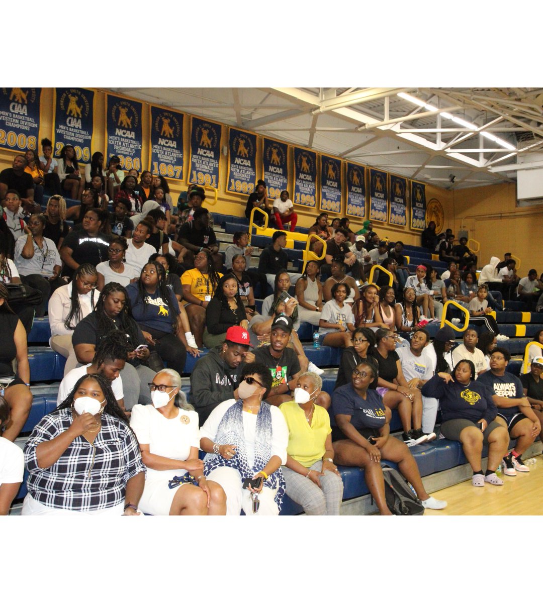 JCSUniversity's tweet photo. The #JCSU Golden Bulls held its first pep rally to introduce fall @JCSUSports teams   @JCSUFootball and Cross Country Track and Field! The crowd enjoyed performances from the Luvabulls Blue Satin and @_jcsuiios International Institution of Sound Marching Band. https://t.co/RDLcvSQfsH