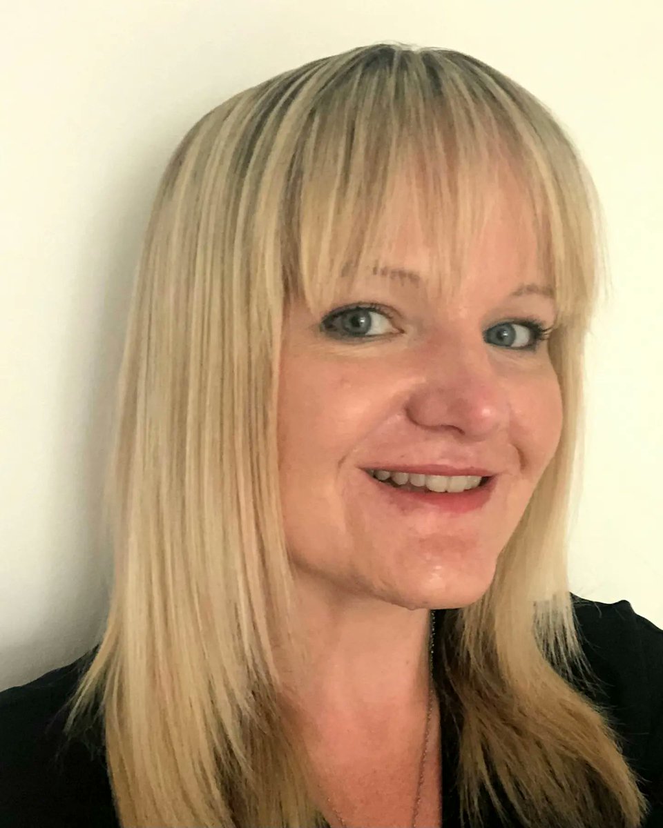 ULawStudents's tweet image. We're thrilled to welcome our newest members of staff, Chris (Comms and Marketing) and Laura (Academic Representation)!

Let's give them a warm welcome!