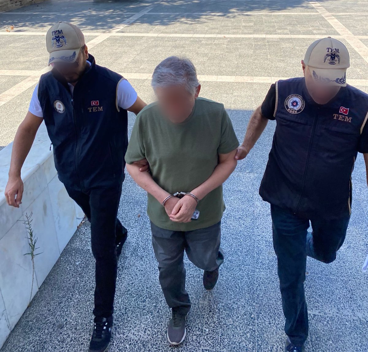 Danıştay Cumhuriyet Başsavcılığı, geçen yıl "Terör-Arananlar" listesini hukuka aykırı buldu ve iptalini istedi. 

Ama buna rağmen İçişleri Bakanı, emekli öğretmen M.Ç.'yi listede adı var diye hedef gösterdi. Sizin için Danıştay kararının da bir önemi yok değil mi? 

Muğla'da