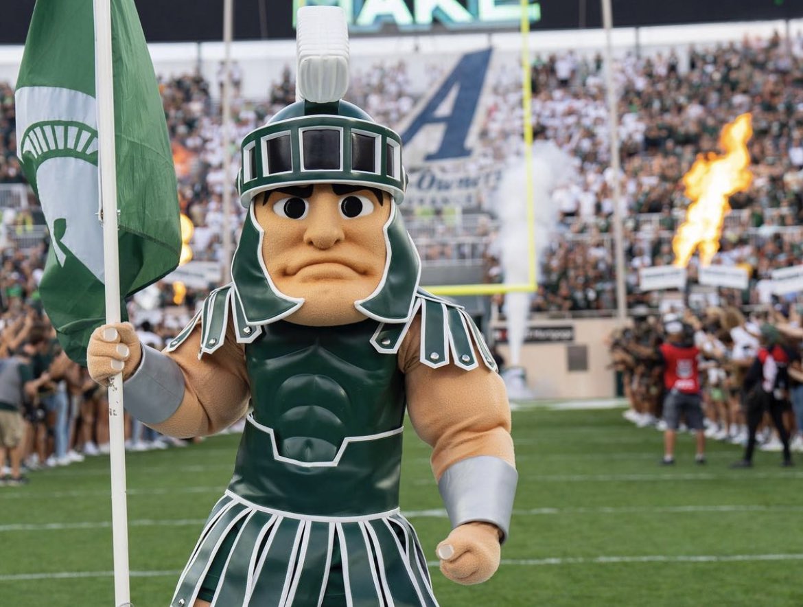 TheRealSparty's tweet photo. IT’S FALL, IT’S FOOTBALL, IT’S GAMEDAY 💪
#gogreen https://t.co/uWPnmIJDOz