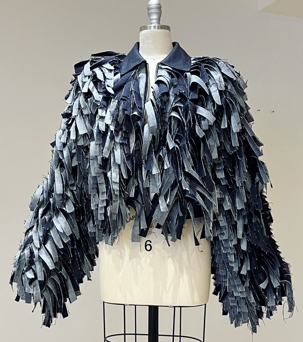 jsfashionlover's tweet image. Let’s be honest here, Bishme’s technical ability is EXTRAORDINARY!!! He deserves that spot in the finale!!👏🏽👏🏽🔥 #ProjectRunway #ProjectRunwayAllStars