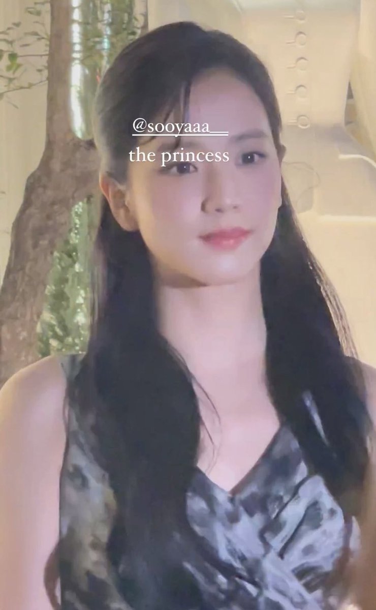 rsnmunk's tweet photo. diosmio
JISOO AT LADY DIOR CELEBRATION 
#JISOOxDiorExhibition https://t.co/aqVty6oRq1