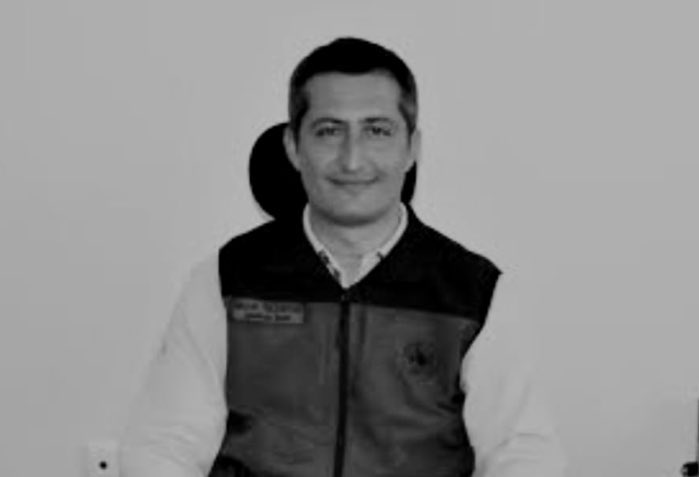 Kütahya'daki Orman Yangınına müdahale esnasında alevlerin arasında kalarak  yaralanan Kamu Mühendisi Meslektaşımız Orman İşletme Şefi Murat Yıldırım tedavi gördüğü hastanede hakkın rahmetine kavuşarak şehit olmuştur.

Ailesine ve geride kalanlara baş sağlığı ve sabırlar dileriz.