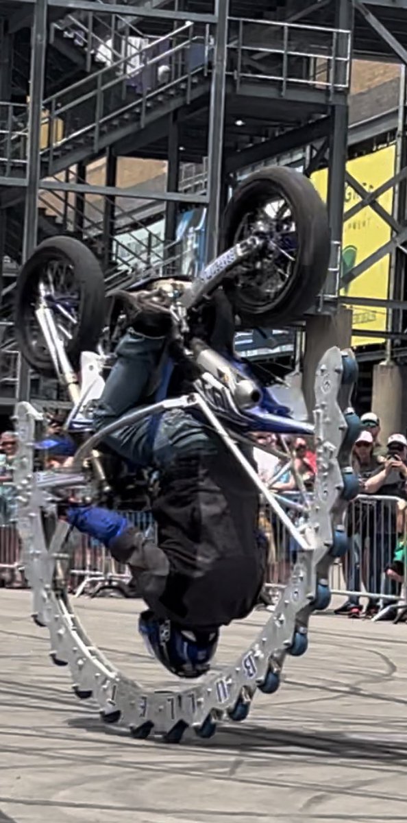 Flipping Friday now it’s time for the weekend…. Braaaap! Get out and ride!