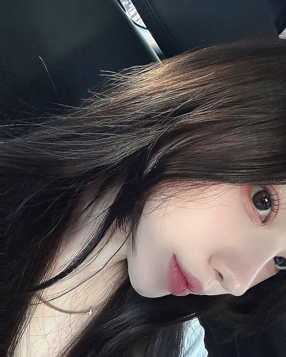 gts4_0po's tweet photo. ちょっと、、、😭
アルゴリズムで昨日の美女に続いて
すごい美女見つけたから共有させて🥹🤍

顔ランレベチすぎて言うことなし、、、
しかも小顔すぎる！羨ましい！
1日でいいからこの顔で生きてみたい🥺 https://t.co/v1y4tOIgG0
