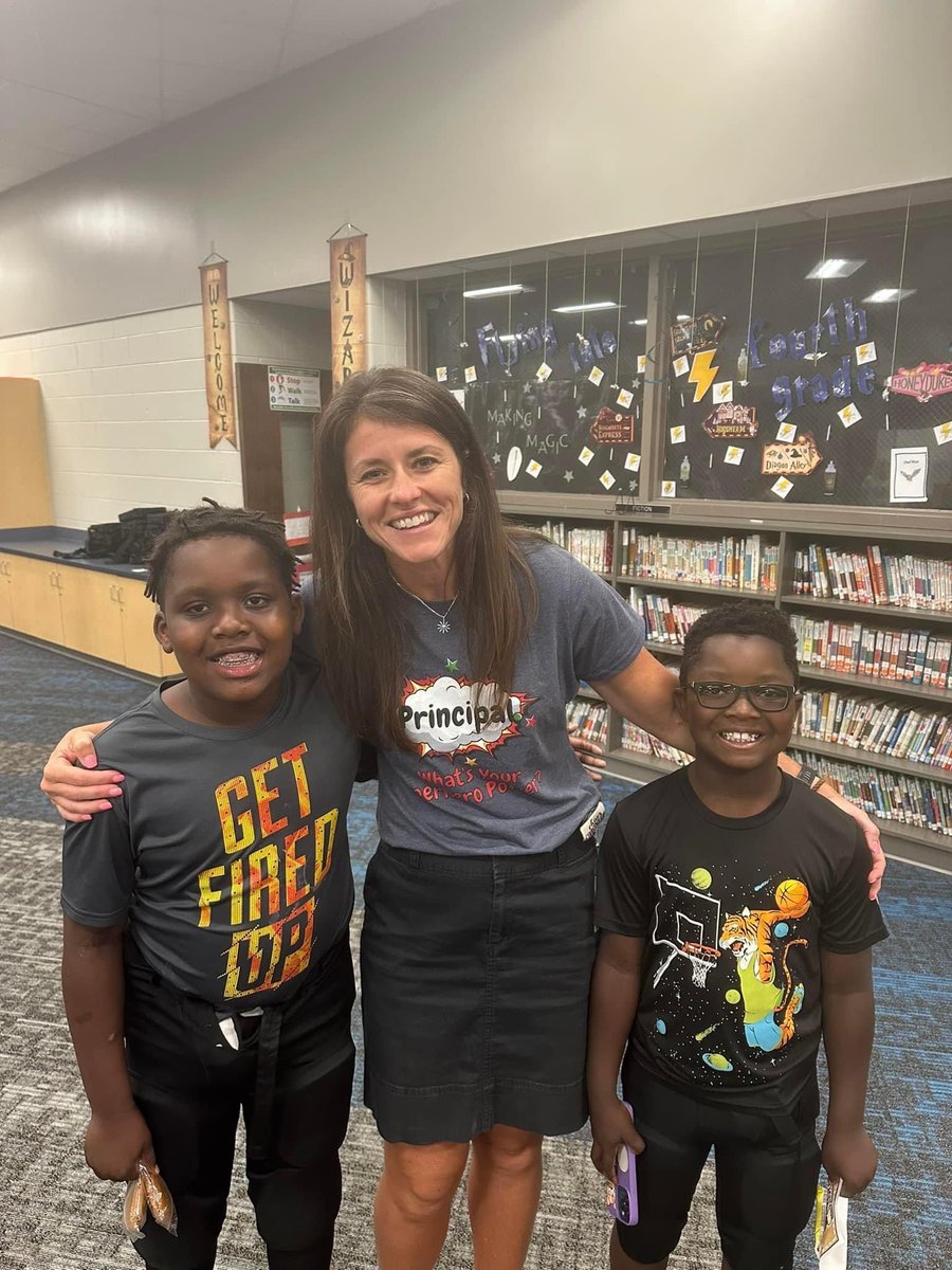 mullinsjennaj's tweet photo. Thankful for all the amazing kids and their families! They radiate teamwork, positivity, optimism, and community. Open House then football practice! Good luck boys! #GSDfirstweek #HunterHornets #GSDPride #InMarauderCountry https://t.co/kmIMJqrdSm