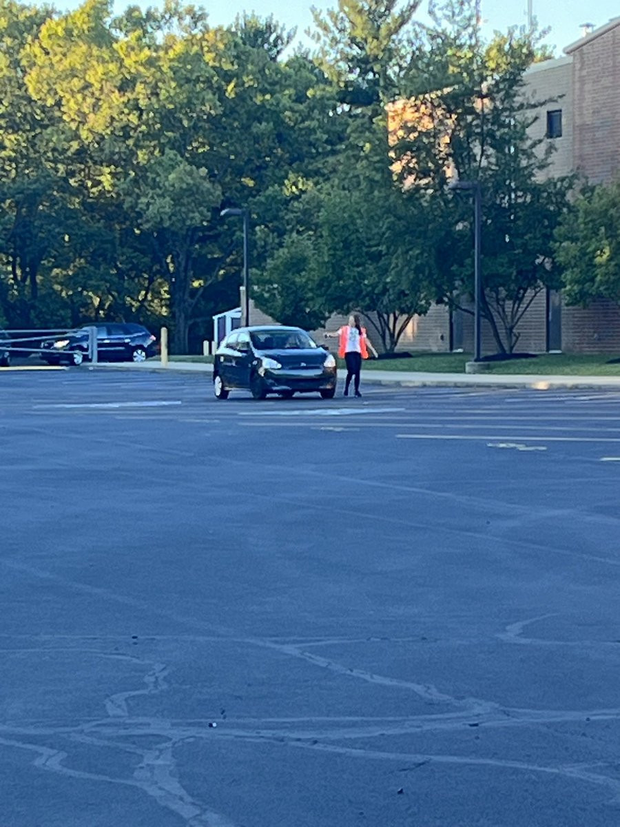 shinewithtima's tweet image. Thank you for the amazing staff for making this drop off process smooth! No better team than the UNIONteam. #lakota #uponahill #unionelementary  UNIONway is the ONLY way.