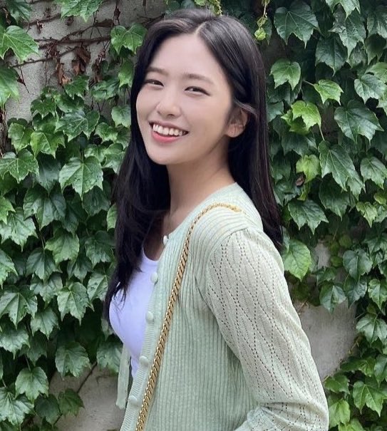 folqoer's tweet photo. 소은 DAY 🥳 https://t.co/gAKtC55FeI