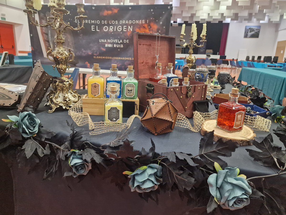 Creative_future's tweet image. Os adelantamos fotos del primer stand que ya está listo pana mañana en el Xpo Pixel 3, el stand de El Gremio de Los Dragones.

Habrá pociones, venenos, dados de rol , merchandising medieval, jarras de cerveza...

#xpopixel3 #xpopixel #Videojuegos #retrogaming  @Arcade_Bits