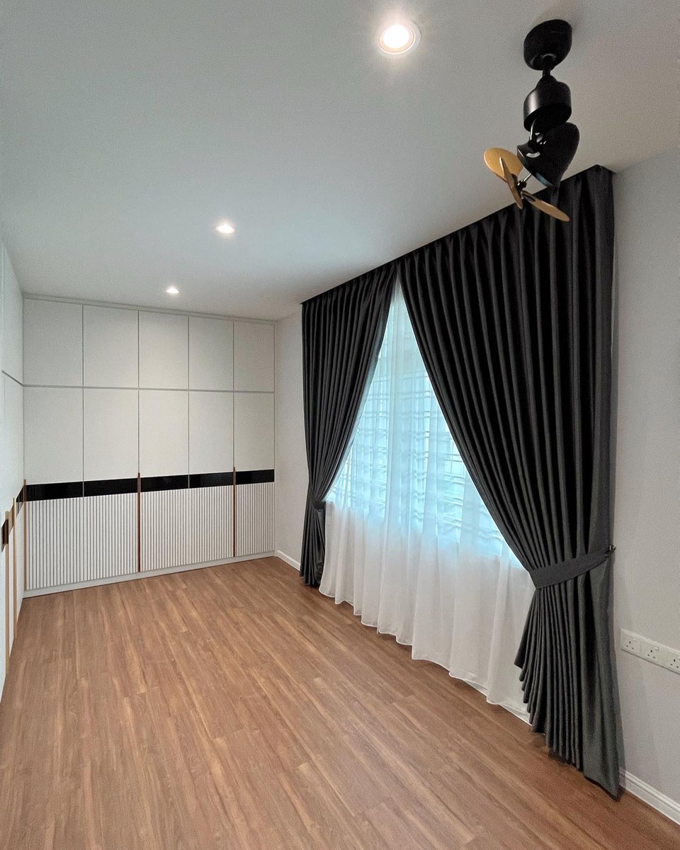 mrcurtainmy's tweet image. 🌟 Curtain Fabric Tips! 🏡 Elevate your space with floor-to-ceiling, double pinch pleat curtains like these in our dressing room and master bedroom. AkemiUchi's Noise Reduction Dim-Out Curtain and Snow Sheer add elegance while maintaining privacy. #CurtainTips #AkemiUchi